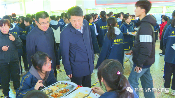 李玉川到鹤壁市外国语中学督导文明城市创建及食堂安全工