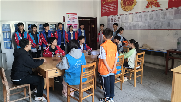 正阳县实验中学顺利开展第一期学生会接待日活动