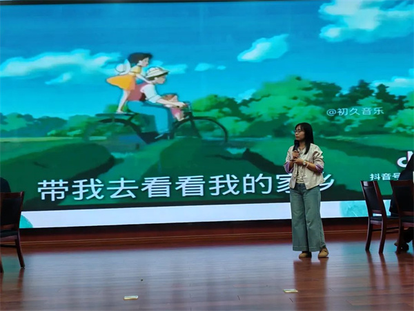 驻二高班主任主题班会课竞赛活动纪实