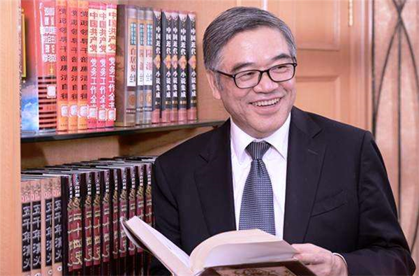 朱永新：如何让孩子放下手机捧起书籍？