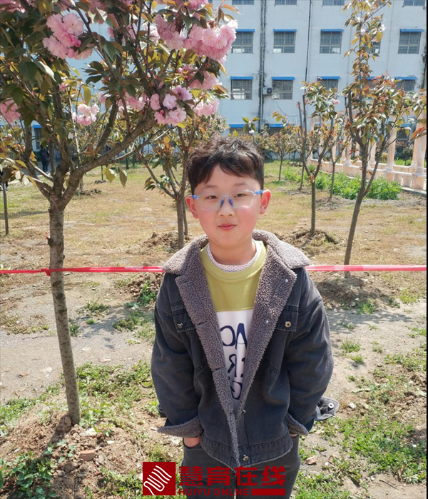 确山县杨店博源双语学校四一班  张祺航