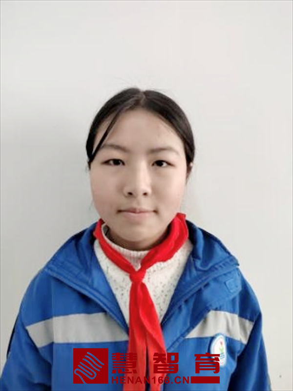 李灿