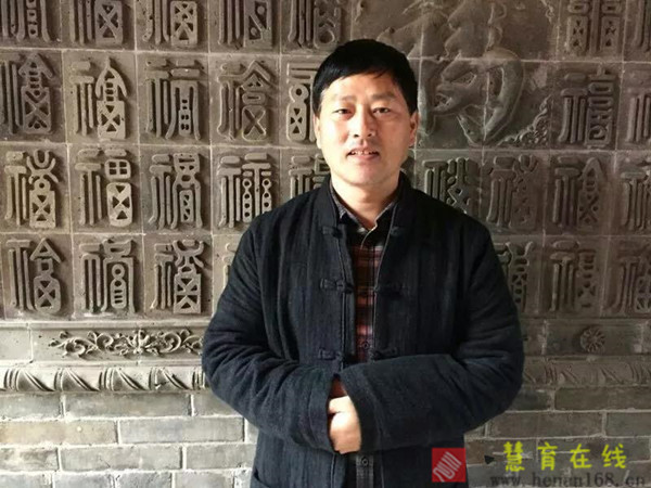 直面疫情 | 王小伟：宅家播快闪 为国做贡献