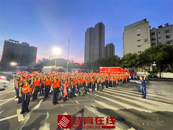 全力做好学校防汛抗洪抢险救灾工作