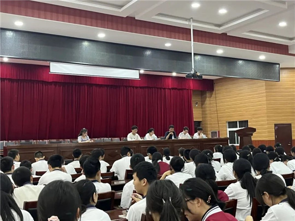 驻马店市第二高级中学举行2022级日语座谈会