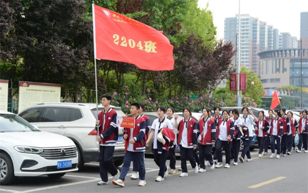 驻二高2022级开展春季研学实践活动