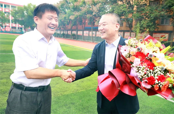 市委常委、市委宣传部长宋庆林一行莅临驻马店市第九中学