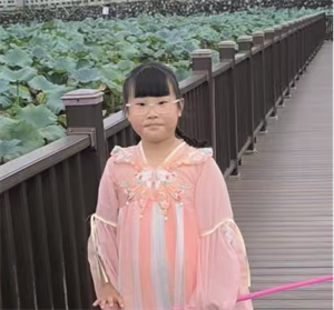 猜猜她是谁