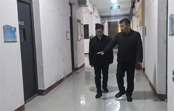 市教育局党组书记、局长牛清泉到我校调研