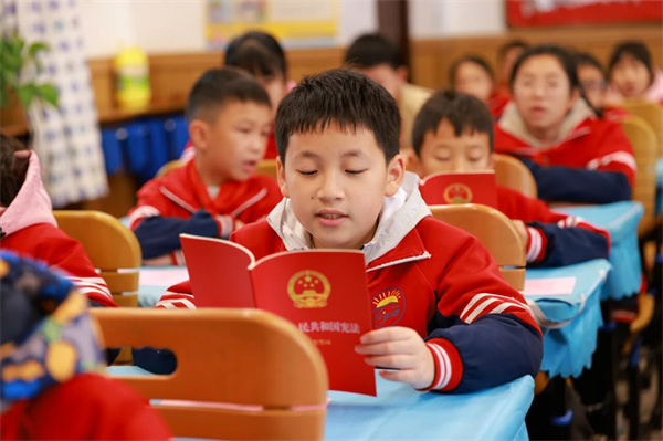 中小学如何上好法治课？