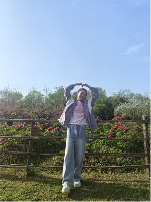 《红楼梦》中的奢靡与警示