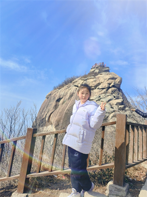 王