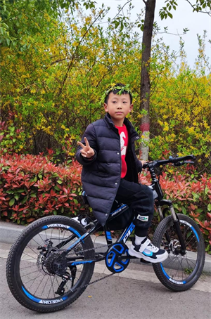 李